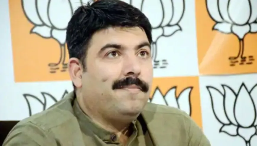 यूपी: विधायक डॉ. शलभ मणि त्रिपाठी ने दो वाहनों को हरी झंडी दिखाकर वाराणसी और प्रयागराज के लिए रवाना किया