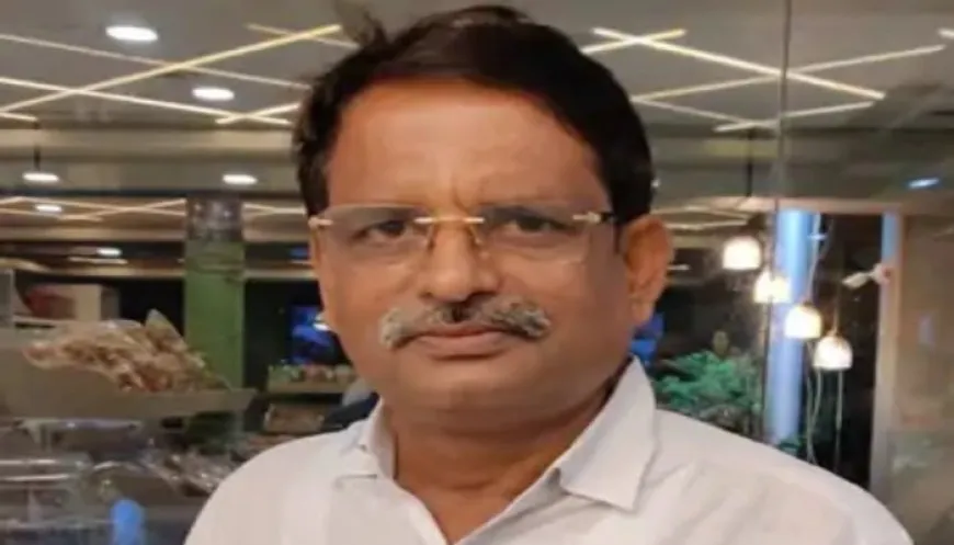 बलिया के स्कूलों की समय सारिणी में बदलाव हुआ है और अब पहली से आठवीं तक की सभी कक्षाएं सुबह साढ़े सात बजे से दोपहर साढ़े बारह बजे तक लगेंगी।
