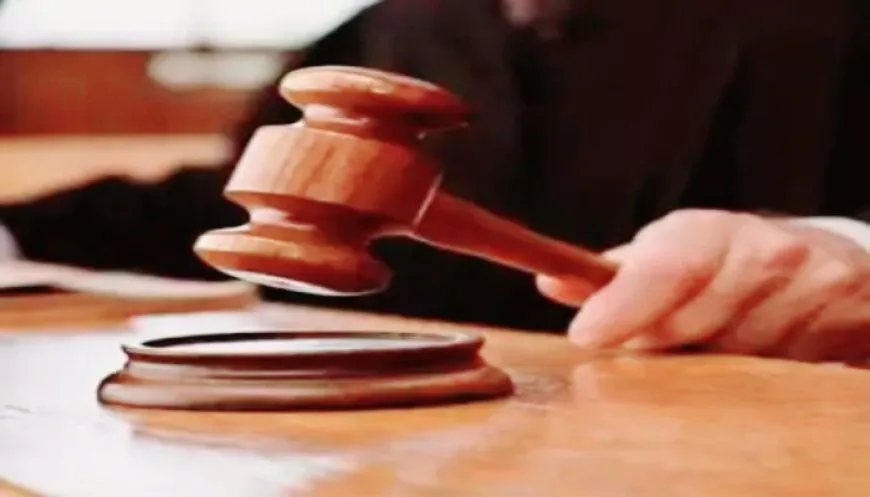 बलिया : तीन साल तक एक लड़की से कथित तौर पर बलात्कार करने और उसकी सहमति के बिना गर्भपात कराने के आरोप में एक व्यक्ति को हिरासत में लिया गया है.