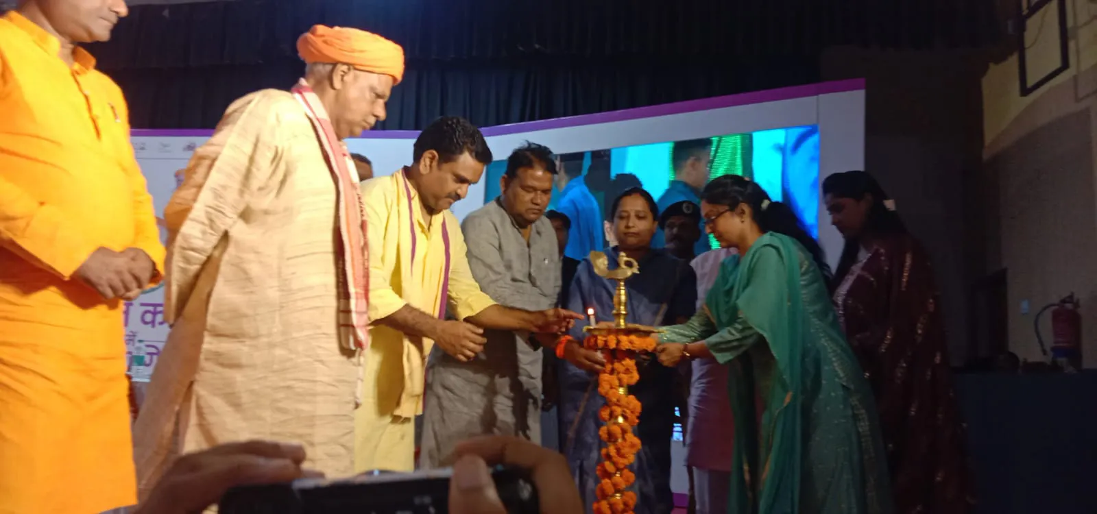 Ballia News : अमृत काल में सहभागिता कार्यक्रम में राज्य मंत्री ने किया प्रतिभाग