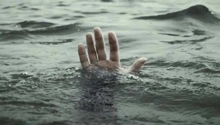 Ballia News : बूढ़े दादा-दादी और चार बहनों की दुनिया था आकाश