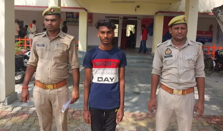 Ballia News : पूर्व प्रधान के बेटे की हत्या में वांछित एक और युवक गिरफ्तार