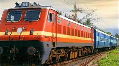 बरेली: कोहरे की दस्तक से पहले ट्रेनें एंटी फॉग डिवाइस से होंगी लैस