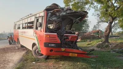 Sitapur Accident: बस चालक को नींद आने से ट्रक से टकराई रोडवेज बस, चालक की मौत