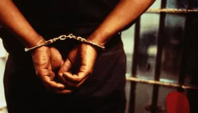 UP: शिक्षक को गोली मारने वाले दो छात्र गिरफ्तार, शरण देने में बहनोई और भाई को भी पुलिस ने पकड़ा, जानें- मामला