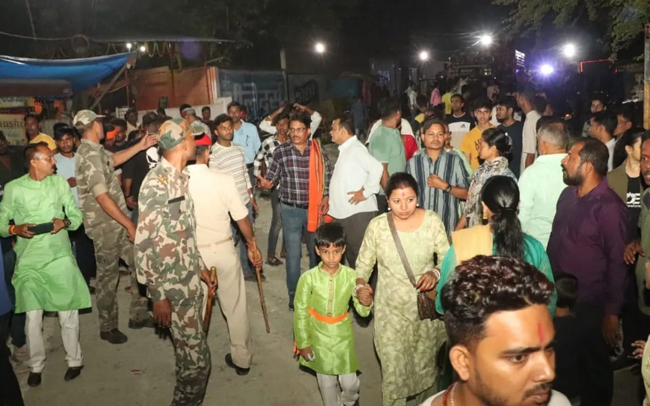 जमशेदपुर में भीषण हादसा, प्रतिमा विसर्जन करने गए डेढ़ दर्जन लोगों को ट्रक ने कुचला