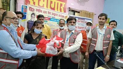 क्षय रोगियों को IRCS बलिया ने लिया गोद, पोषण पोटली का वितरण कर दिया यह नारा