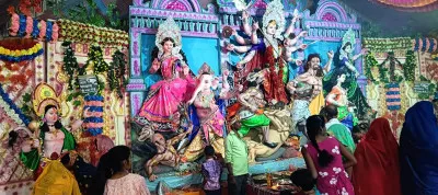 Ballia : केवरा क्षेत्र में दुर्गा पूजा की धूम, देखने को मिल रहे भव्य पंडाल