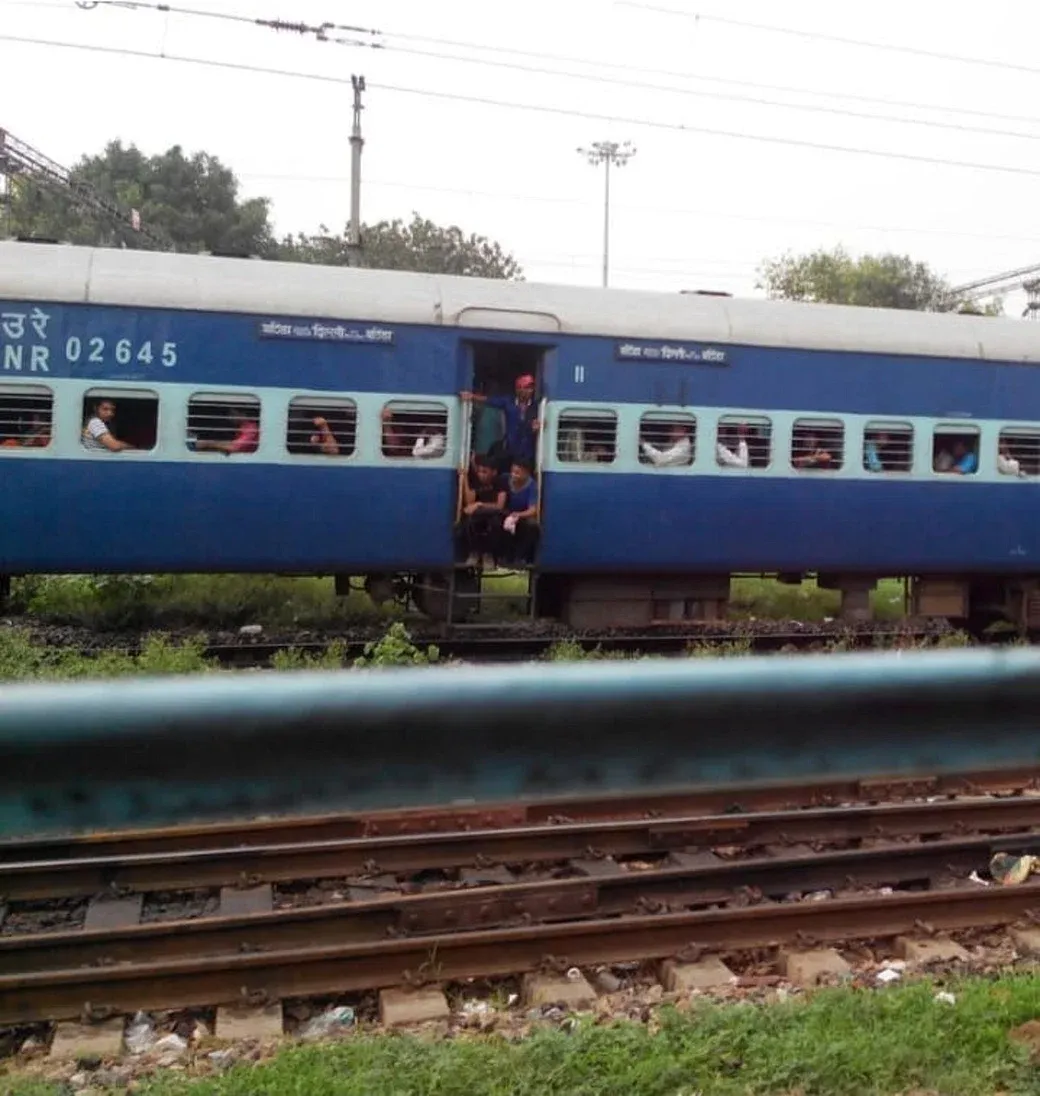 आरा में ससुरालवालों की प्रताड़ना से तंग आकर दो बच्चों के साथ महिला ने दी जान, तीन लोगों की ट्रेन से कटकर मौत