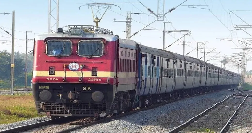 Indian Railways: दीपावली से छठ तक घर आना व जाना मुश्किल, कई ट्रेनों में नो रूम, देखिए लिस्ट...