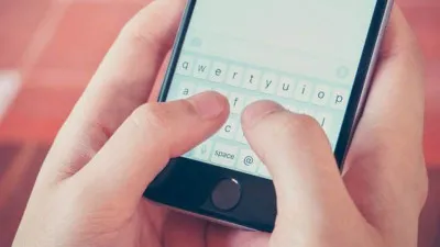 टीचर और छात्र की लवचैटिंग का मामला: शिक्षिका के साथ मिली अश्लील चैट और तस्वीर, पिता बोले- पूजा नहीं कर पाता बेटा