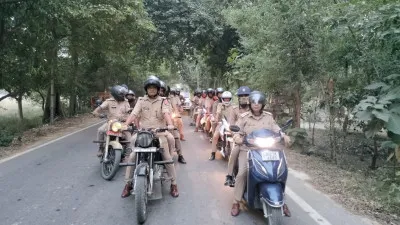 बाइक रैली निकाल कर बलिया पुलिस ने दिया राष्ट्रीय एकता का संदेश   