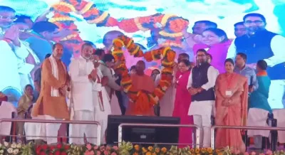 बलिया में नारी शक्ति वंदन सम्मेलन : सीएम योगी ने दिये कई उपहार