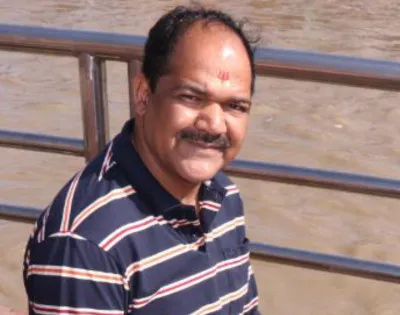 बंदूक लेकर स्कूल पहुंचे हेडमास्टर, बीएसए ने लिया बड़ा एक्शन ; तीन पर गिरी गाज