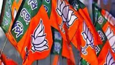 MP Election: सीहोर जिले के इछावर के भाजपा प्रत्याशी की तबियत बिगड़ी, अस्पताल में भर्ती 