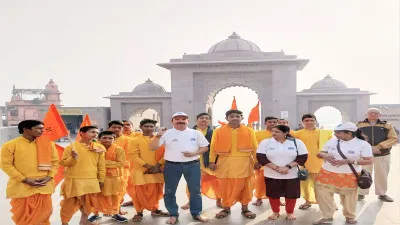 वाराणसी: श्री काशी विश्वनाथ कारिडोर के दो साल पूरे, दूसरी वर्षगांठ पर फूलों से भव्य तरीके से सजाया गया धाम