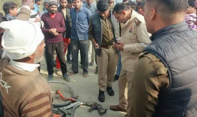 बरेली: कोहरे से एक और हादसा...ट्रक ने साइकिल सवार छात्रों को मारी टक्कर, 3 छात्र घायल