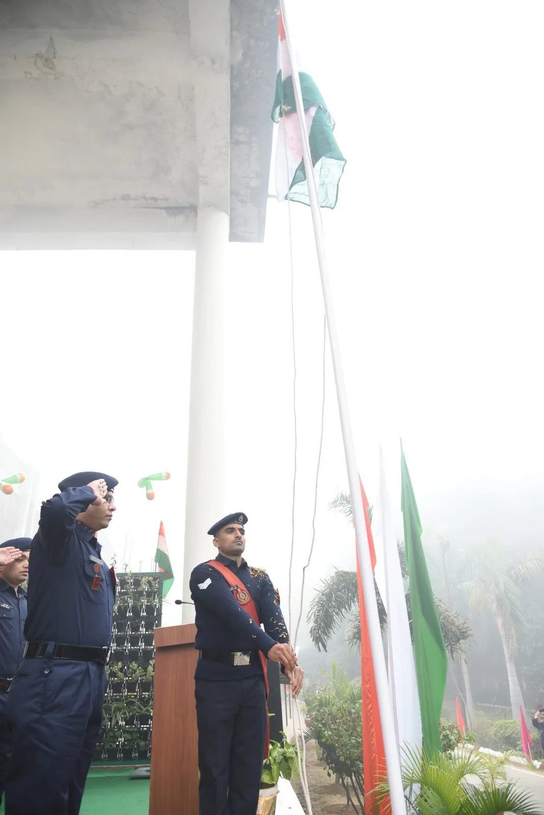 Republic Day 2024: 11 एनडीआरएफ वाराणसी ने कार्मिकों को सम्मानित कर फहराया राष्ट्रीय ध्वज