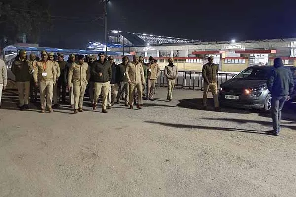 Prayagraj News: प्रयागराज के तीनो ज़ोन के डीसीपी ने किया आउटर के रेलवे स्टेशनों का दौरा