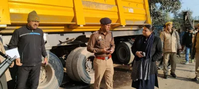 Lakhimpur Kheri Accident: तेज रफ्तार बनी काल... ट्रक और मैजिक की भीषण टक्कर में दो की मौत, पांच घायल