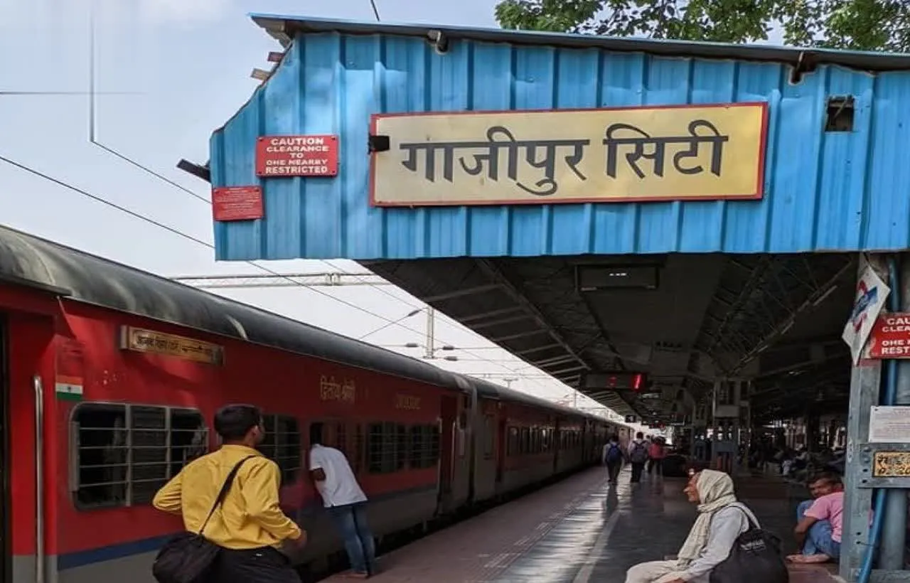 Ghazipur News : घर से नाराज होकर निकली युवती, रेलवे ट्रैक पर मिली लाश