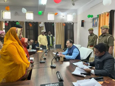 बलिया में संपूर्ण समाधान दिवस, गंभीरतापूर्वक जन समस्याओं का निस्तारण करें अधिकारी