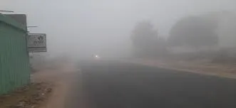 मौसम में बदलाव का दौर जारी, बारिश के कारण तापमान गिरा