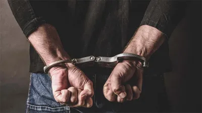 वैन चालक ने छात्रा को बंधक बनाकर बनाया शादी का दबाव, गिरफ्तार, केस दर्ज 