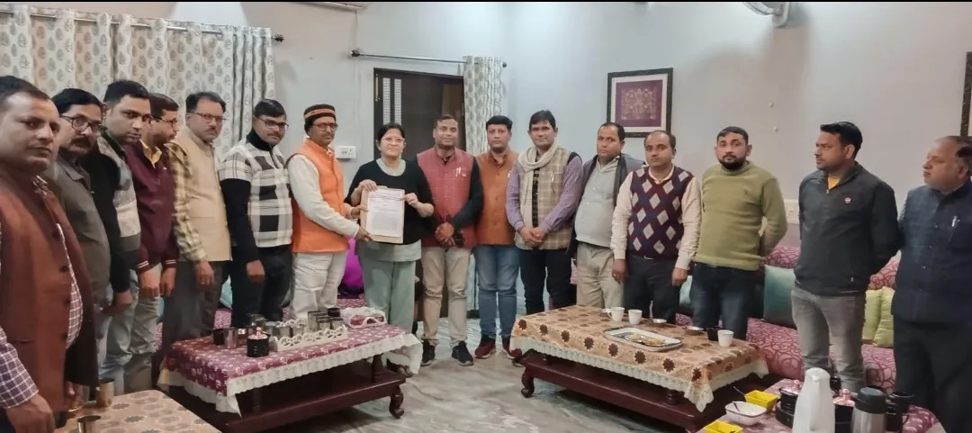 बहराइच : जूनियर शिक्षक संघ ने एमएलसी को दिया ज्ञापन