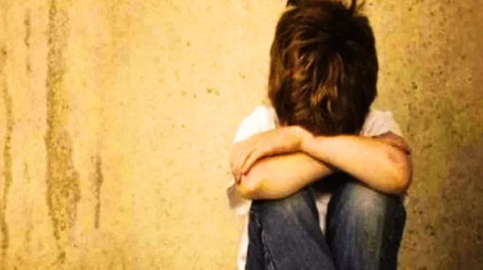 दिल्ली के स्कूल में खौफनाक रैगिंग, झगड़े के दौरान 8वीं के छात्र के प्राइवेट पार्ट में डाला डंडा