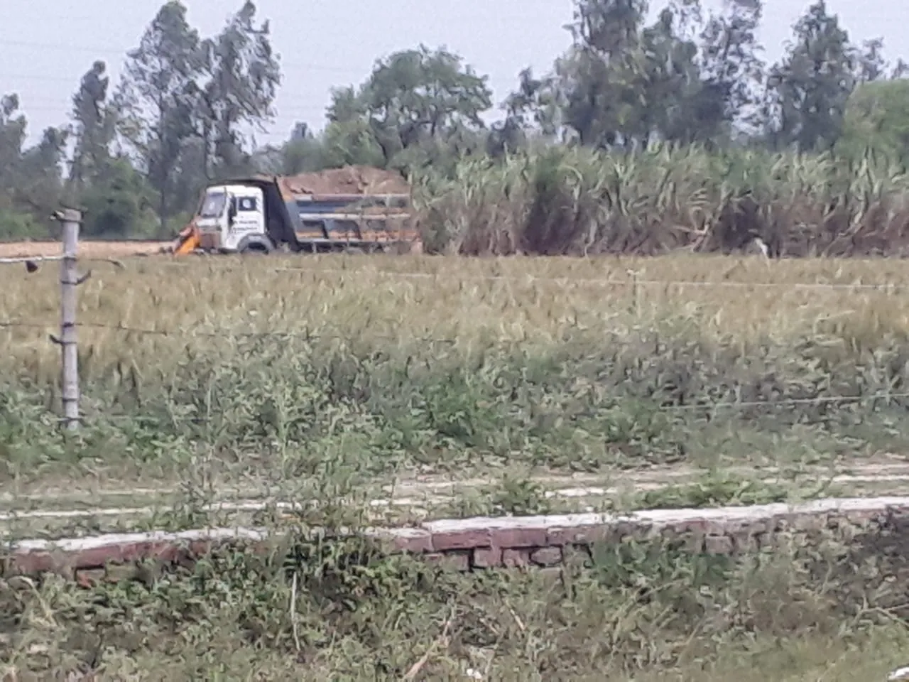 लखीमपुर:  पसगवाॅ, उचौलिया थाना क्षेत्र के अंतर्गत इन दिनों अवैध मिट्टी का खनन जोरों पर…