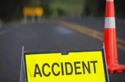 लखनऊ: पुलिस की सूमो में मारी टक्कर, दो की मौत