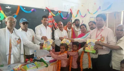 स्कूल चलो अभियान के तहत निकली जागरूकता रैली