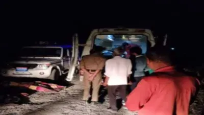 भीषण सड़क हादसे में कार सवार 8 लोगों की मौत, 2 गंभीर