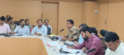 डीएम की अध्यक्षता में लोकसभा सामान्य निर्वाचन-2024 को सकुशल सम्पन्न कराने हेतु  बैठक हुई आयोजित।