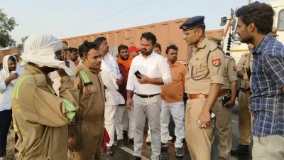 डीएम एसपी द्वारा अग्नि प्रभावित क्षेत्रों का किया गया निरीक्षण, दिये गये आवश्यक दिशा निर्देश ।