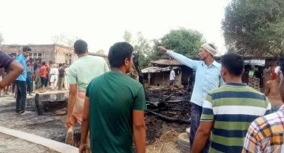 बलिया में आग लगने से एक लड़की के जिंदा जल लड़की, घरेलू सामान जलकर राख हो गया।