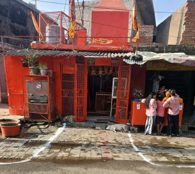 लखनऊ: धार्मिक स्थलों पर सफाई व्यवस्था को लेकर नगर निगम सक्रिय