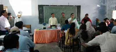 प्रशिक्षण स्थल किसान पीजी कालेज का डीएम का किया निरीक्षण