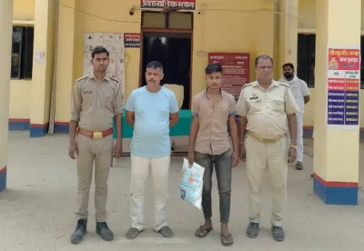 बलिया में दो छात्रों पर कुल्हाड़ी से जानलेवा हमला, पिता-पुत्र गिरफ्तार