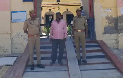 बलिया : जानलेवा हमले का आरोपी कुल्हाड़ी के साथ गिरफ्तार