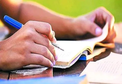 यूपी में कक्षा एक से 12वीं तक के छात्रों के लिए अनिवार्य हुआ 'पेन'