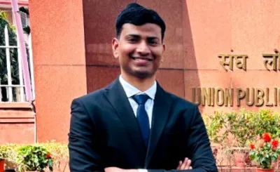 UPSC Civil Service Result : सिपाही का बेटा बना आईपीएस अफसर, बलिया में खुशी की लहर