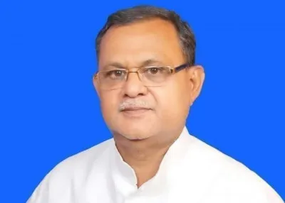 लोकसभा चुनाव: सपा के उम्मीदवार सनातन पांडे 2013 से 2017 तक अखिलेश सरकार में स्वतंत्र प्रभार राज्य मंत्री रहे।