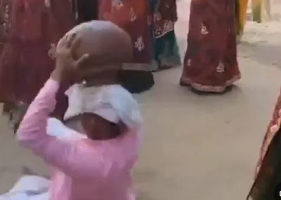 शादी में मटका डांस करते-करते गिरा शख्स, निकल गई जान ; देखें वीडियो