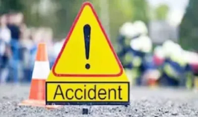 Pilibhit Accident: छुट्टा पशु से टकराकर पुलिया से गिरी बाइक, दो लोगों की मौत