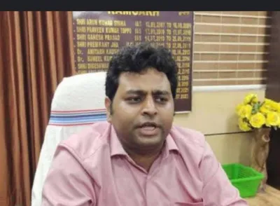 डीसी ने दो अपराधियों को हर दिन थाने में हाजिरी लगाने का दिया आदेश