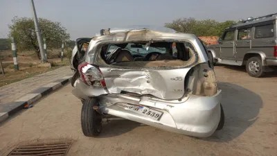 सुलतानपुर: पूर्वांचल एक्सप्रेसवे पर कार दुर्घटनाग्रस्त, तीन गम्भीर