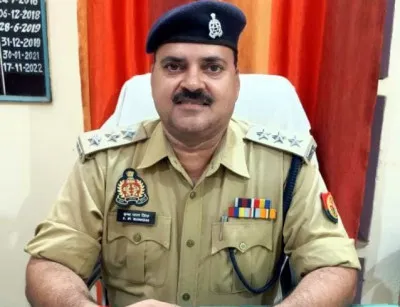 एसीपी ट्रैफिक को पुलिस आयुक्त ने किया सम्मानित