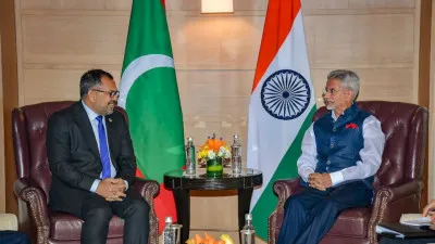 दूरियां पाटने की कोशिश